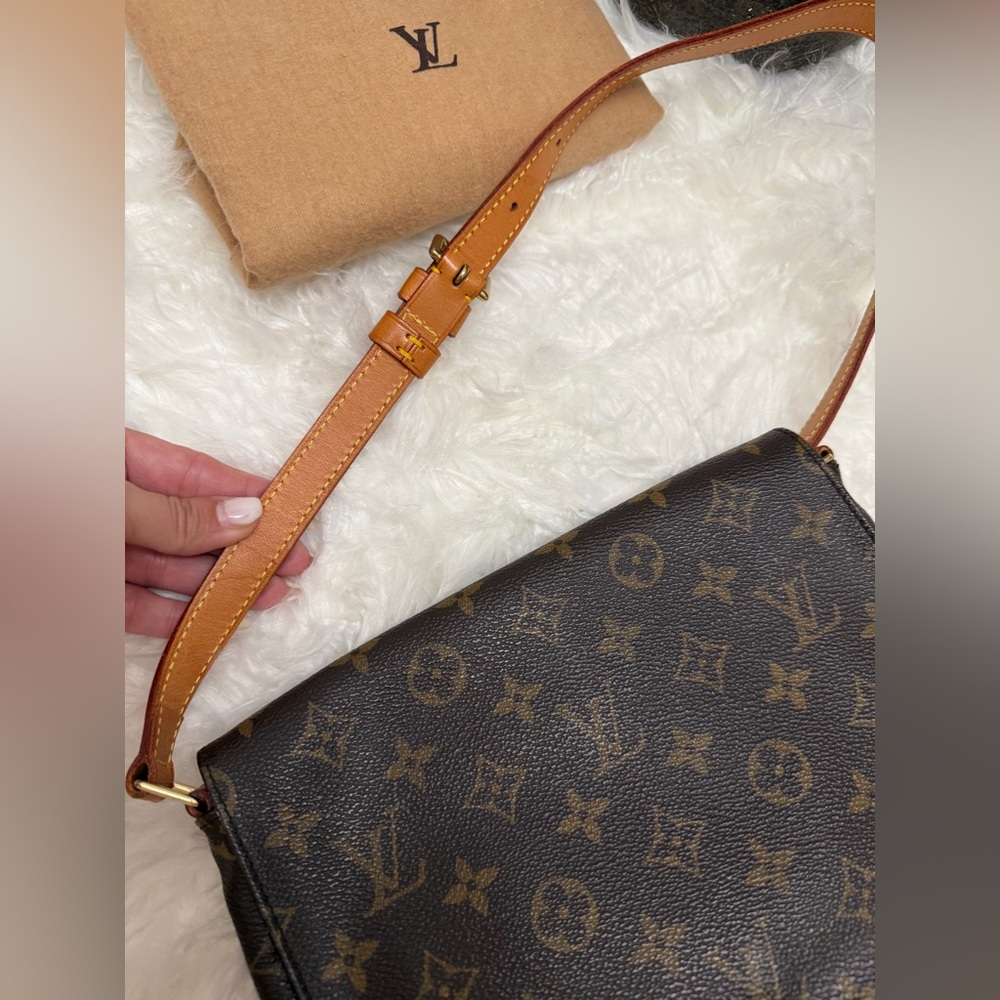 Louis Vuitton Monogram Musette Tango bag - Picture 7 of 16